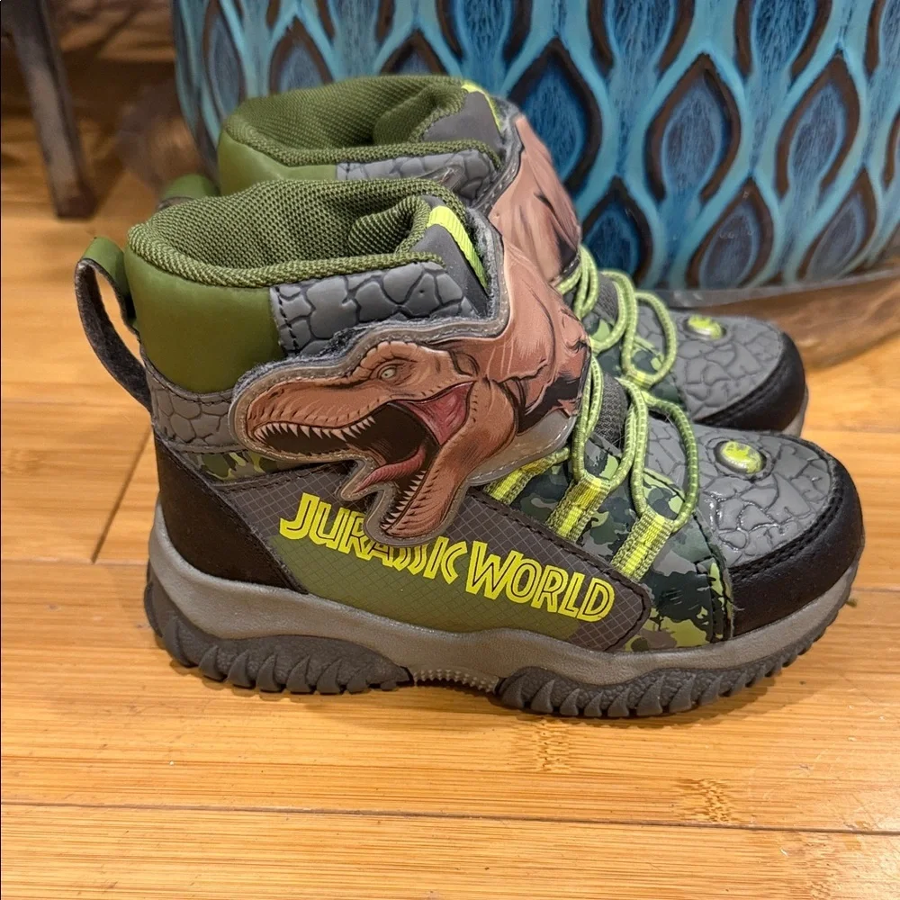 Jurassic World Universal City Studios Light Up High-Top Sneakers Size 10